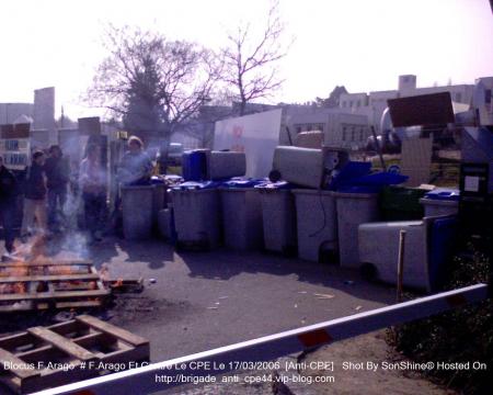 Blocus F.Arago  #  F.Arago Et Contre Le CPE Le 17 03 2006 1